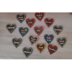 Personalisierbare Trachtenanstecker - ein echtes Unikat für dein Dirndl oder Lederhosn ♥️